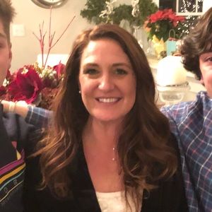 Meet your Posher, Courtney iris